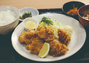 画像:唐揚げ定食