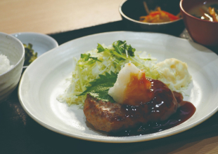 画像:和風おろしハンバーグ定食