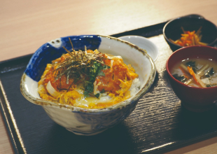 画像:かつ丼定食