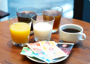 画像：ドリンク（コーヒー・紅茶・ミルク・オレンジジュース他）
