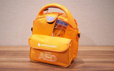 AED(自動體外心臟去顫器)